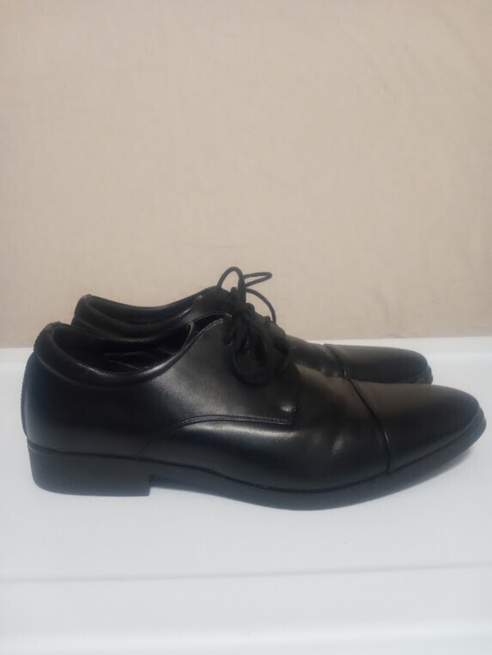 Black Van Heusen Dress Shoes | Perfect for business or formal occasions